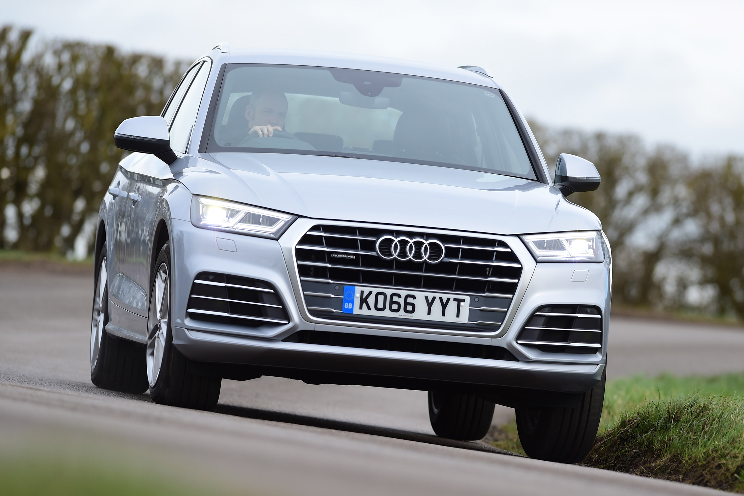 Audi Q5 - front cornering