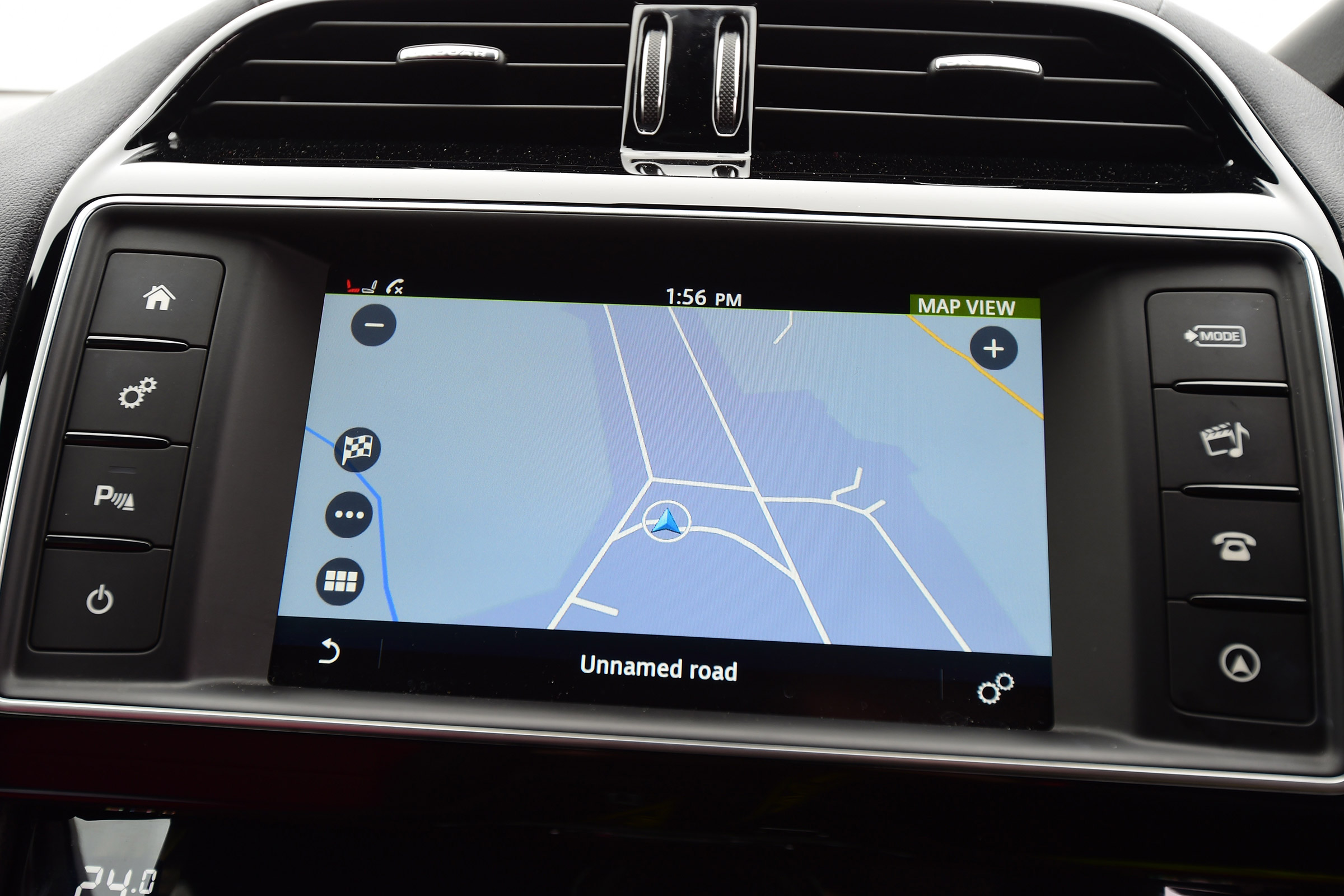 Jaguar F-Pace - sat-nav