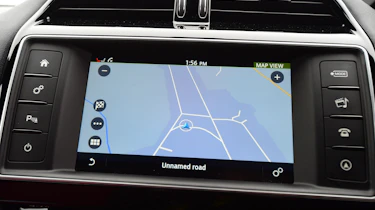 Jaguar F-Pace - sat-nav