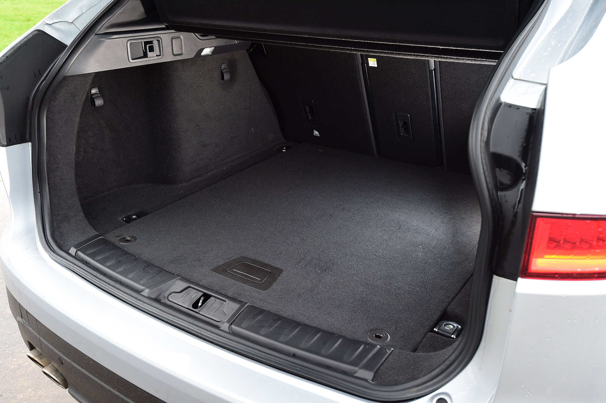 Jaguar F-Pace - boot