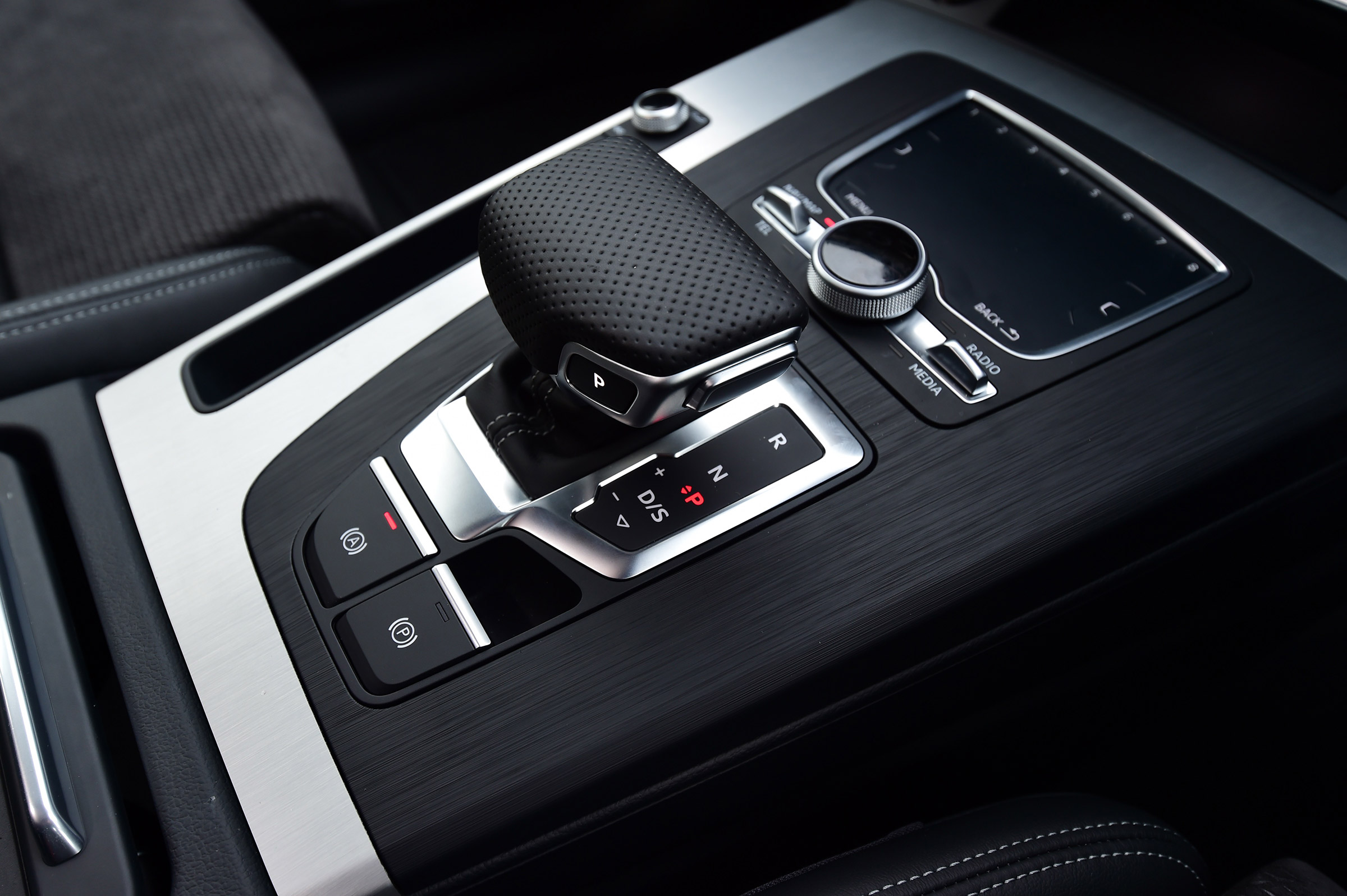 Audi Q5 - centre console