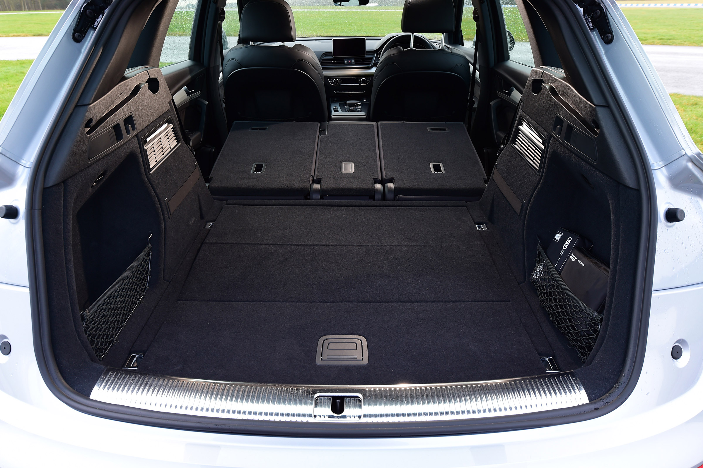 Audi Q5 - boot seats down