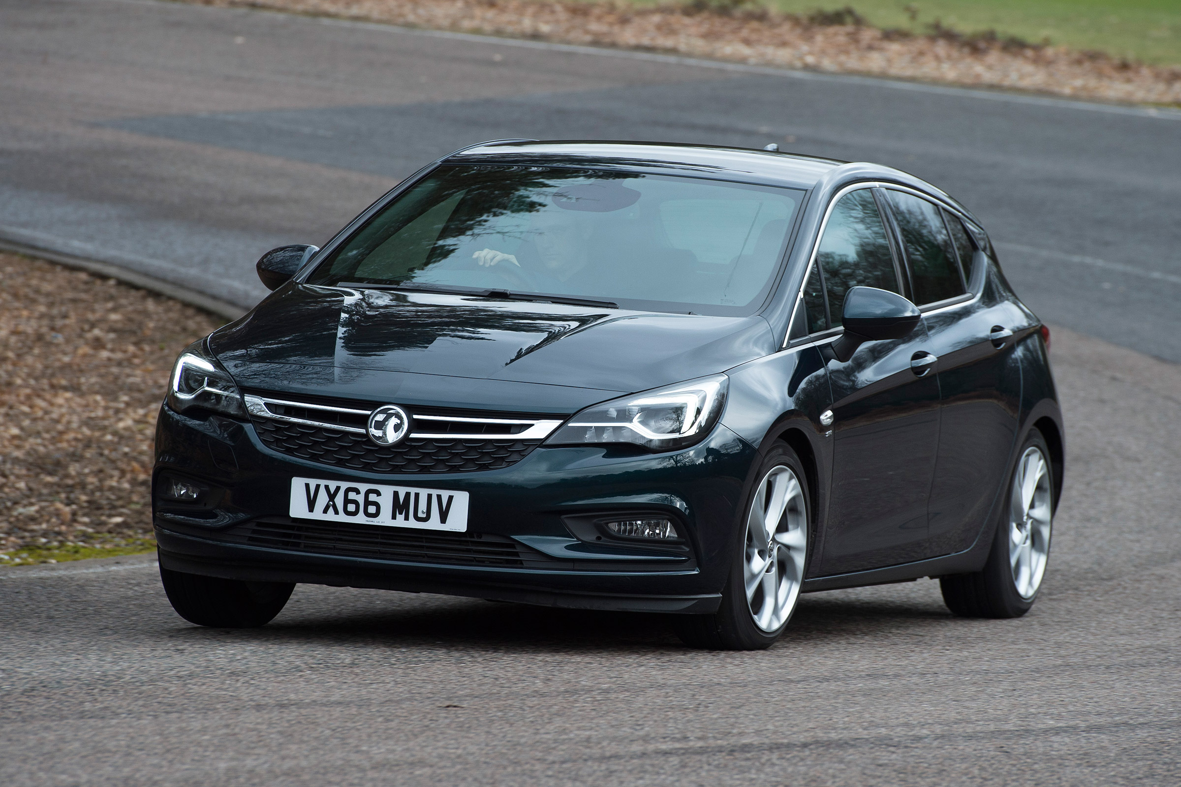 Vauxhall Astra - front cornering
