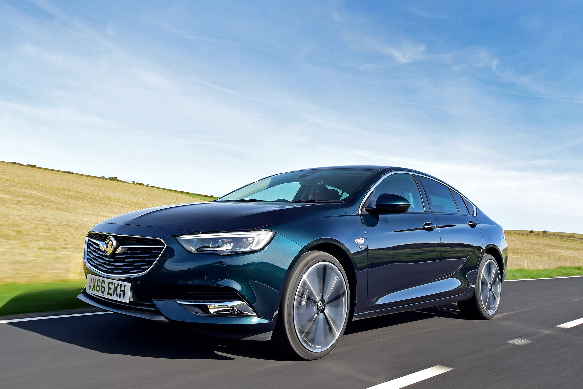 Vauxhall Insignia Grand Sport - front action