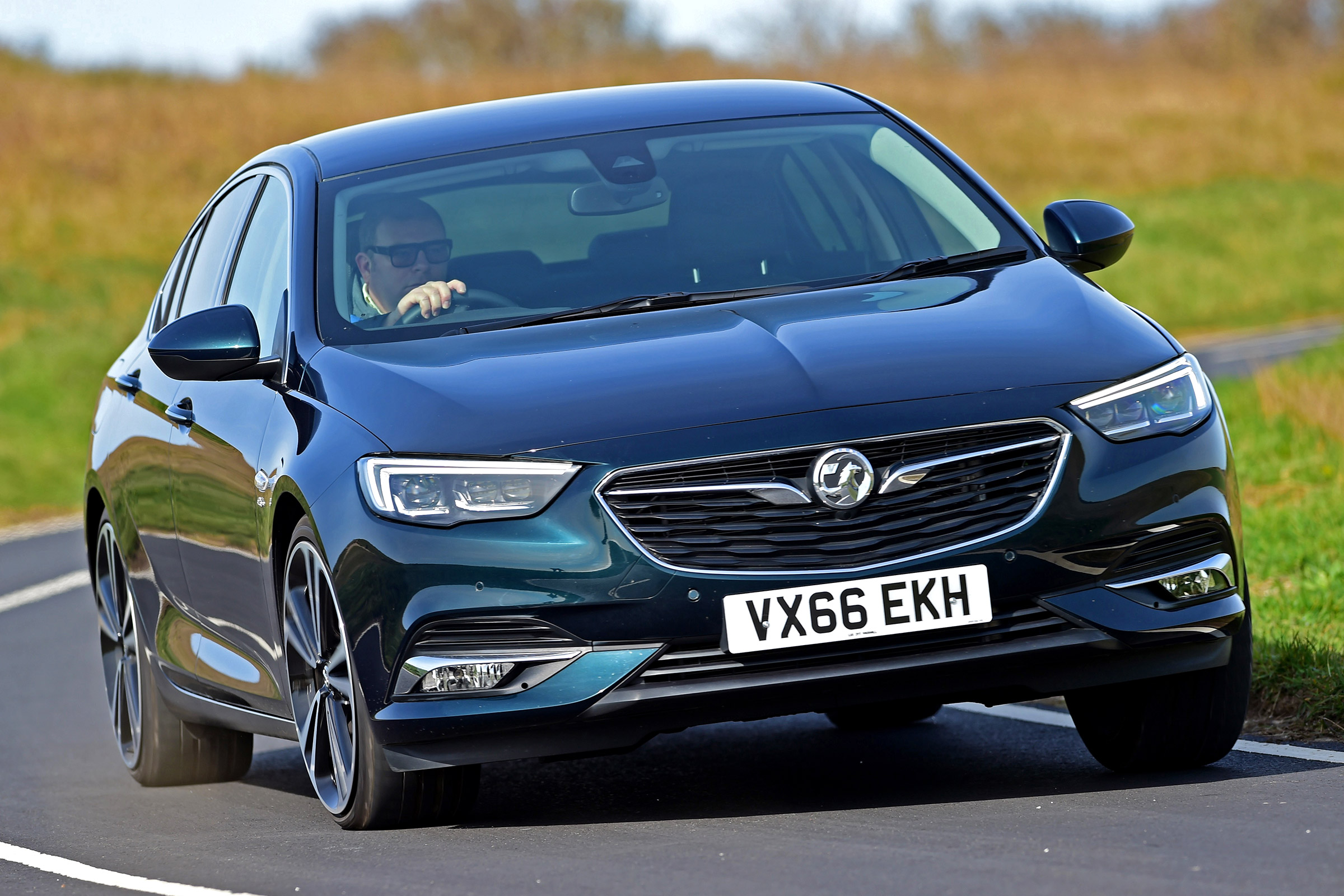 Vauxhall Insignia Grand Sport - front cornering