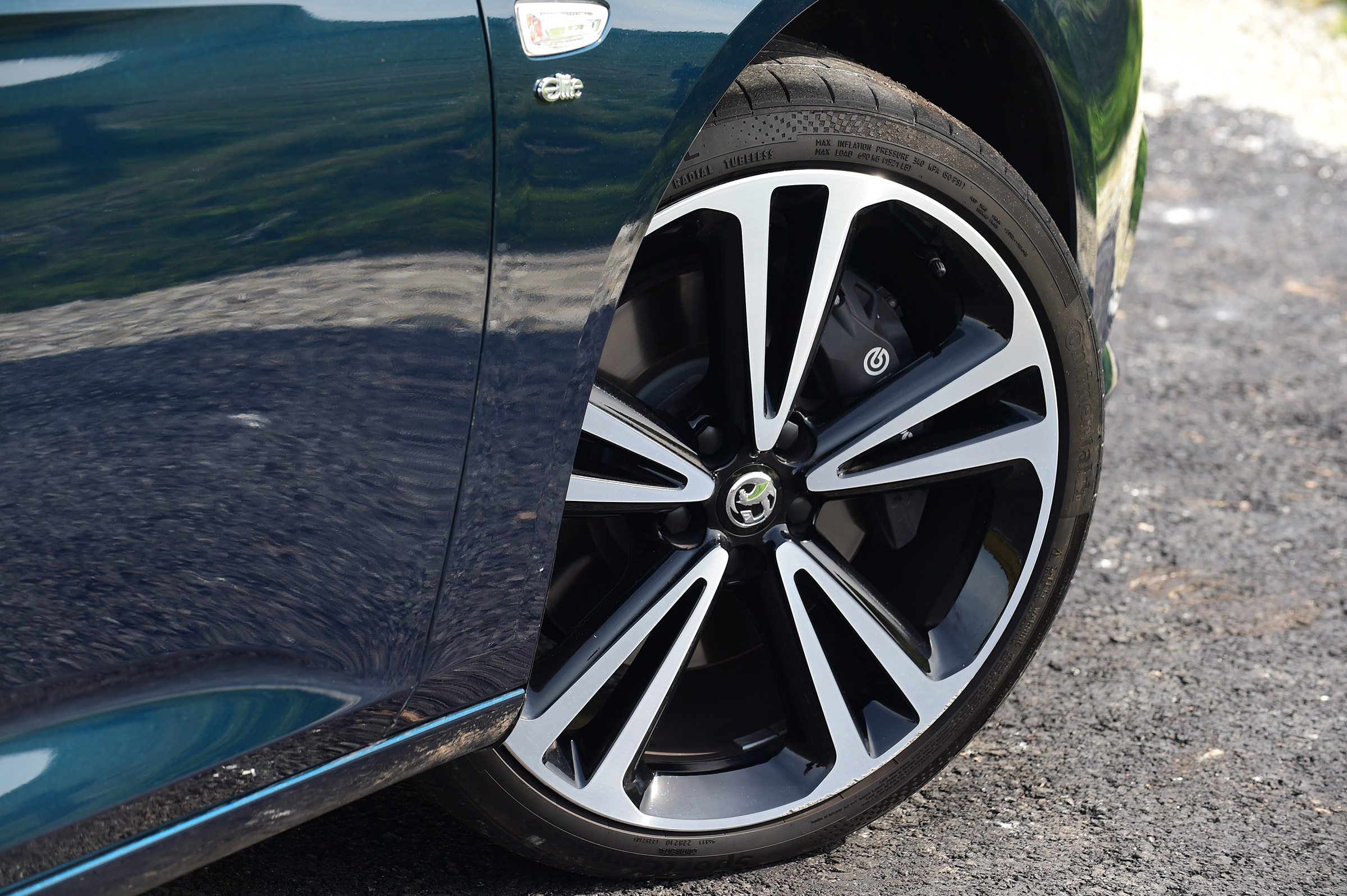 Vauxhall Insignia Grand Sport - wheel detail