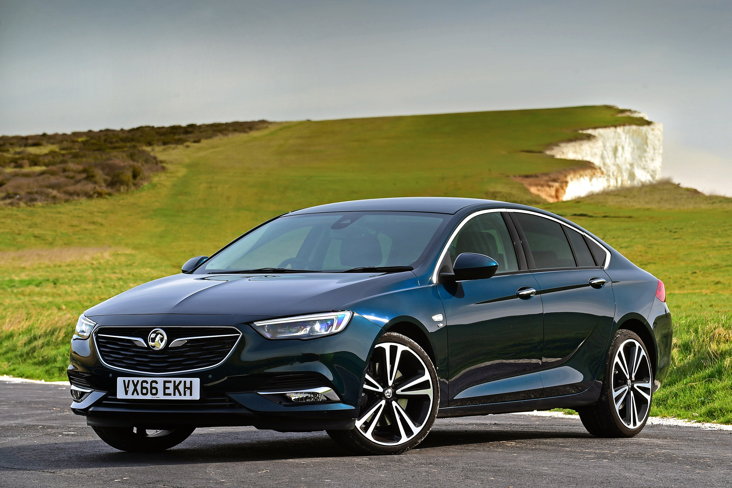 Vauxhall Insignia Grand Sport - front static
