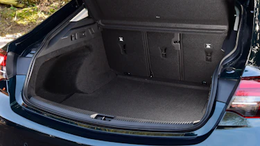 Vauxhall Insignia Grand Sport - boot