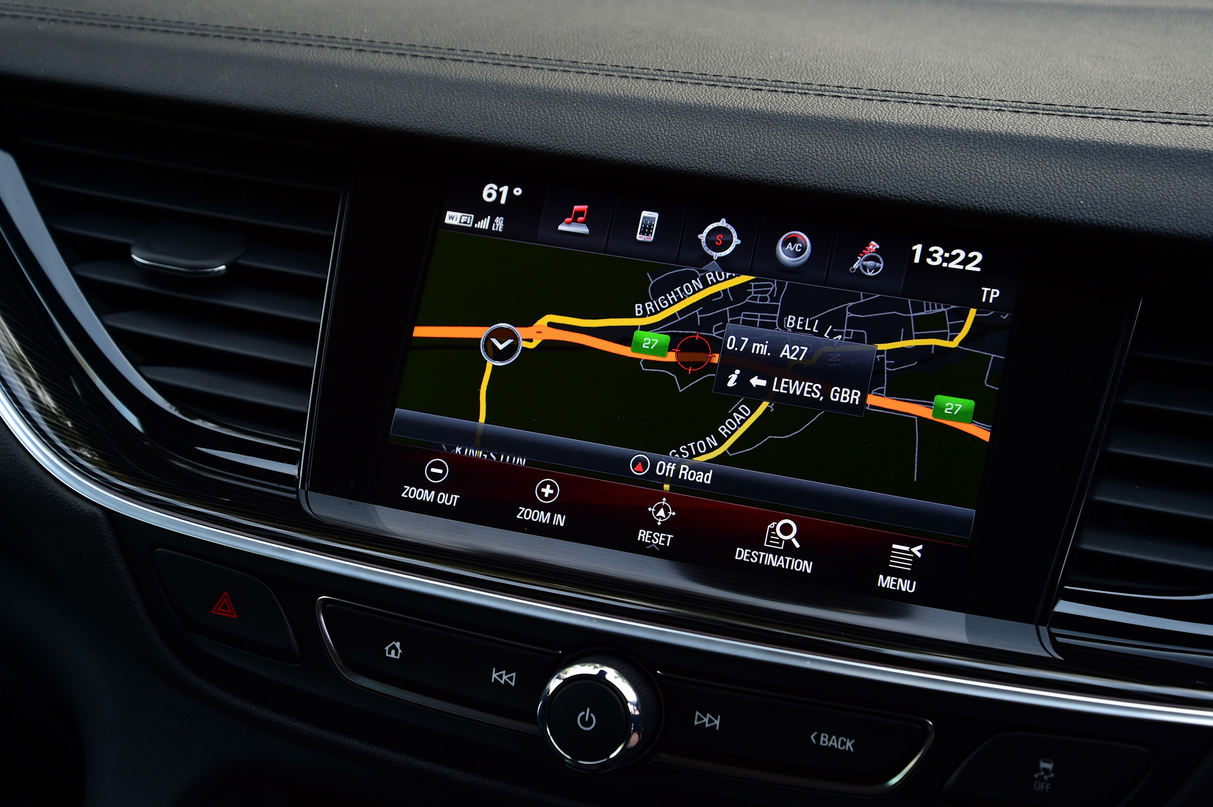 Vauxhall Insignia Grand Sport - sat-nav