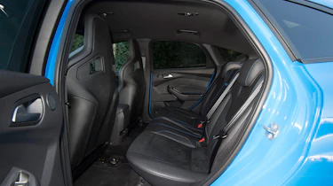 Ford Focus RS Mountune - rear seats