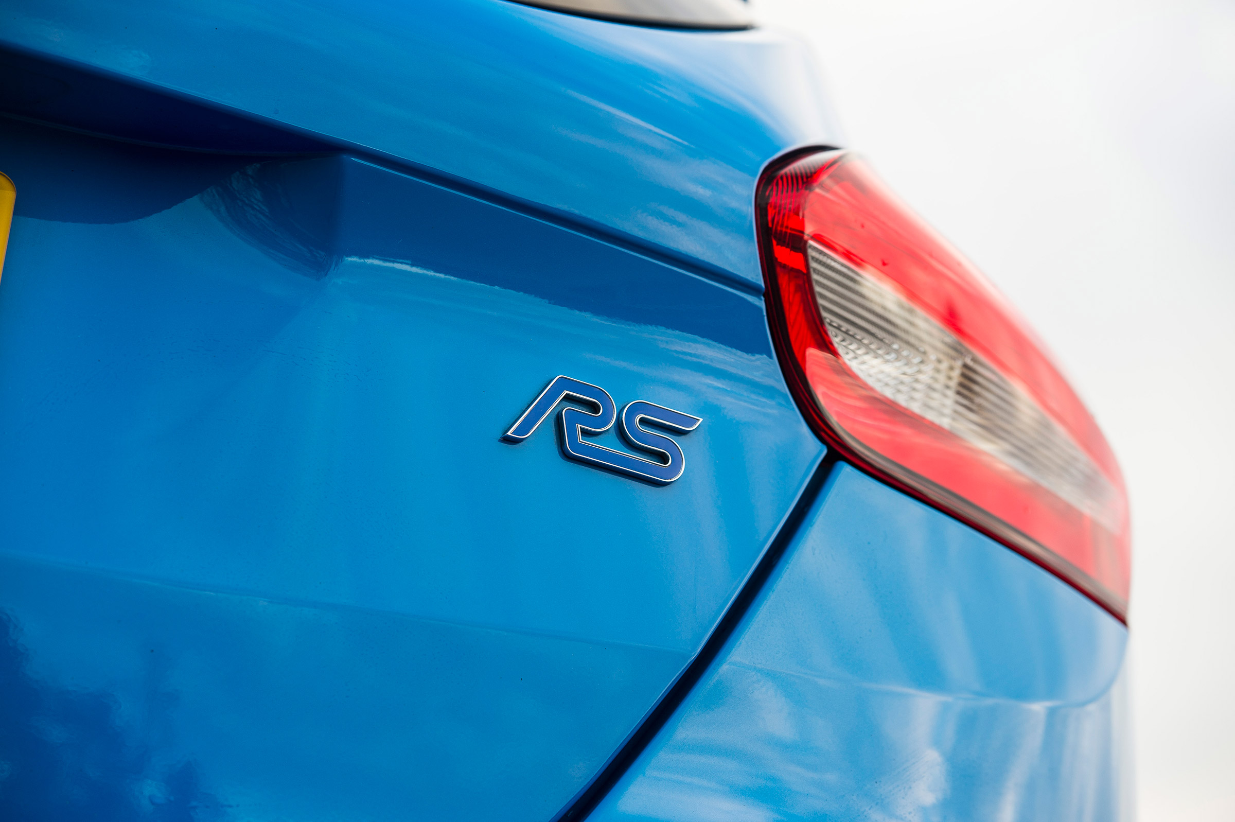 Ford Focus RS Mountune - RS badge