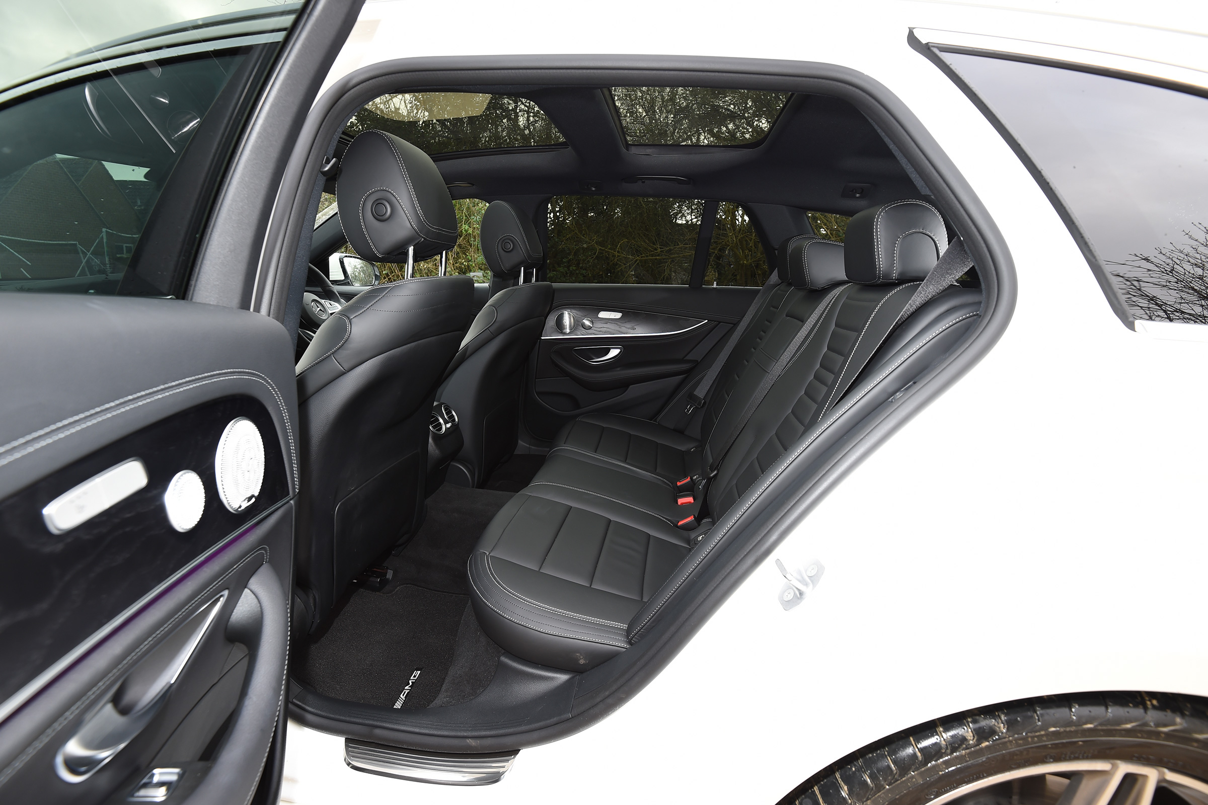 Mercedes E-Class Estate 2017 - E 220d 4MATIC rear seats