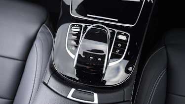 Mercedes E-Class Estate 2017 - E 220d 4MATIC centre console