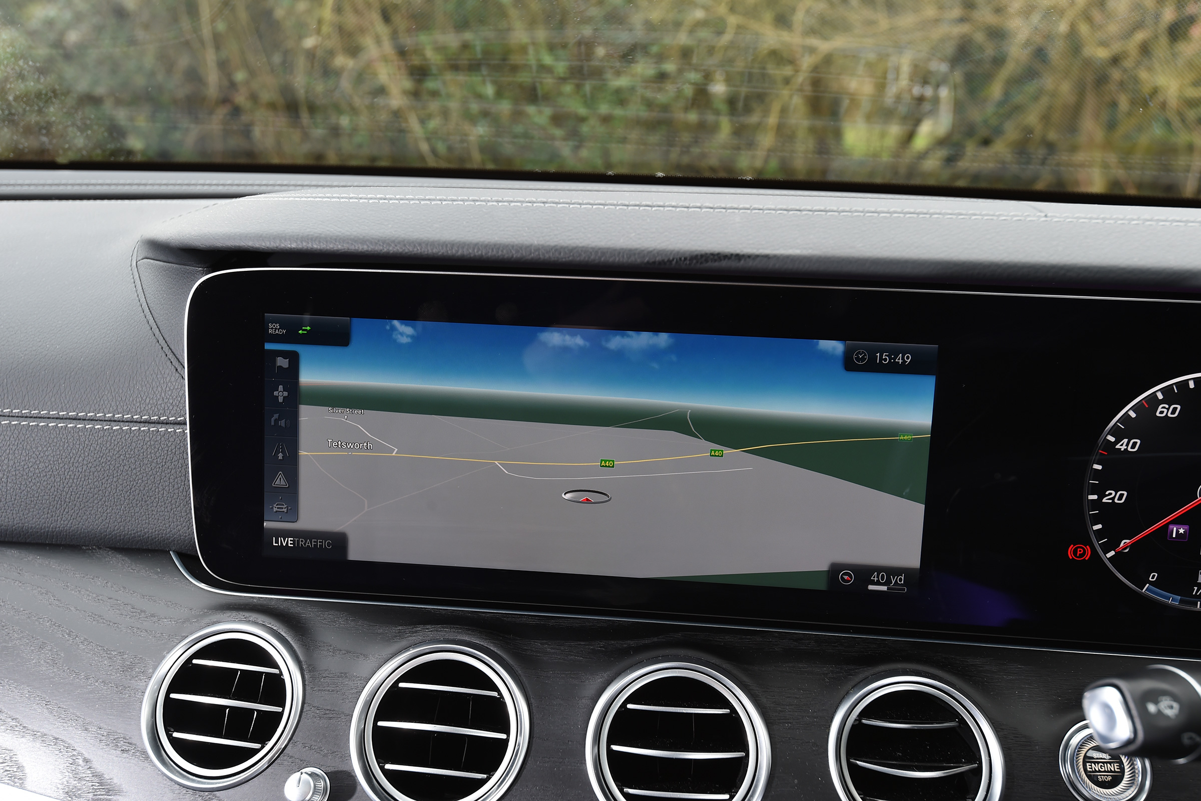 Mercedes E-Class Estate 2017 - E 220d 4MATIC infotainment