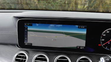 Mercedes E-Class Estate 2017 - E 220d 4MATIC infotainment