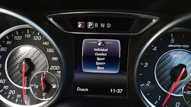 Mercedes-AMG A 45 - dials