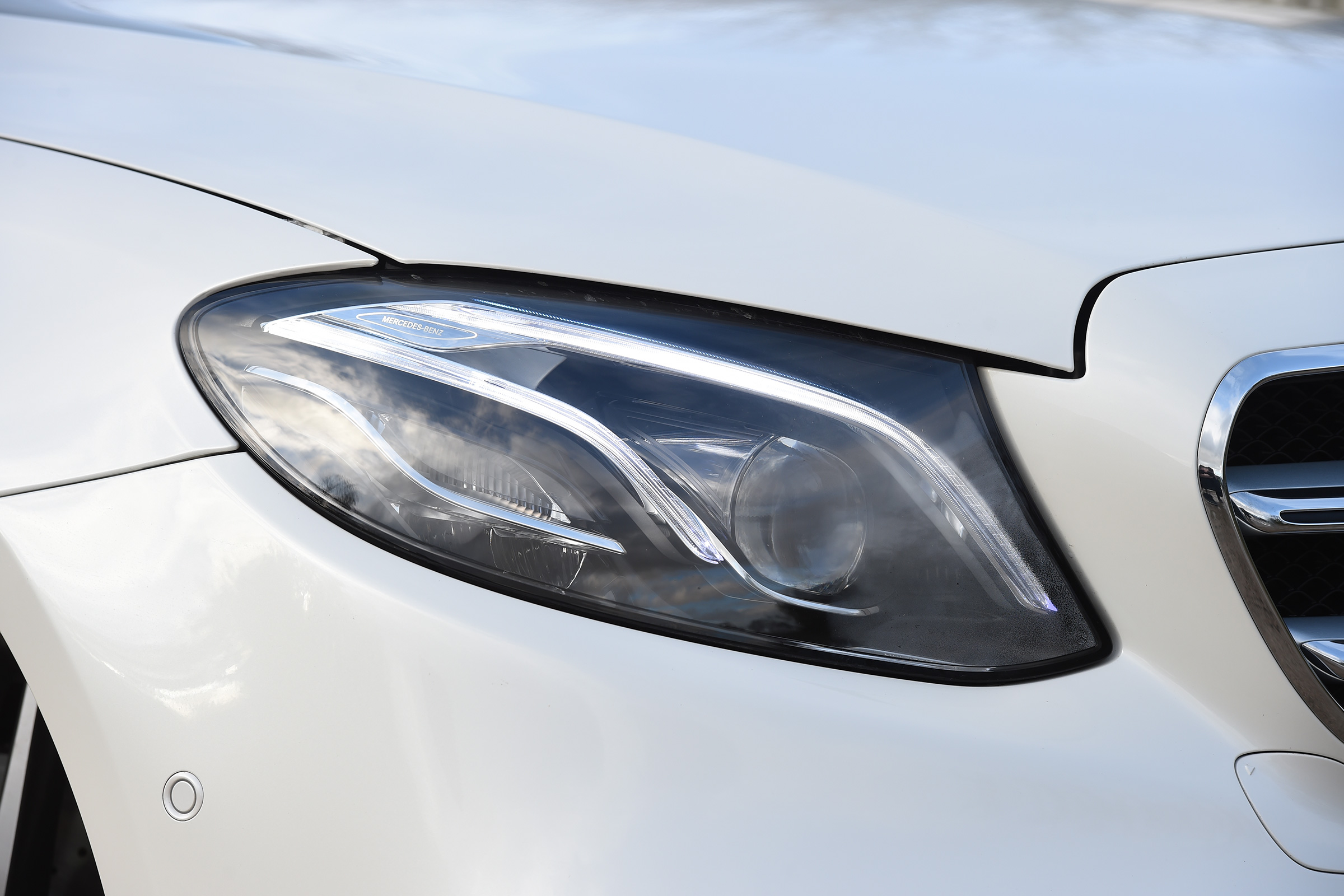 Mercedes E-Class Estate 2017 - E 220d 4MATIC headlight