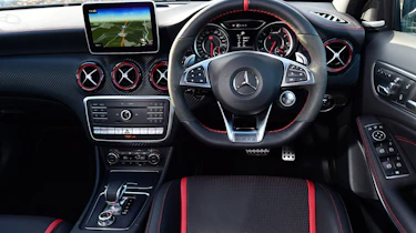 Mercedes-AMG A 45 - dash