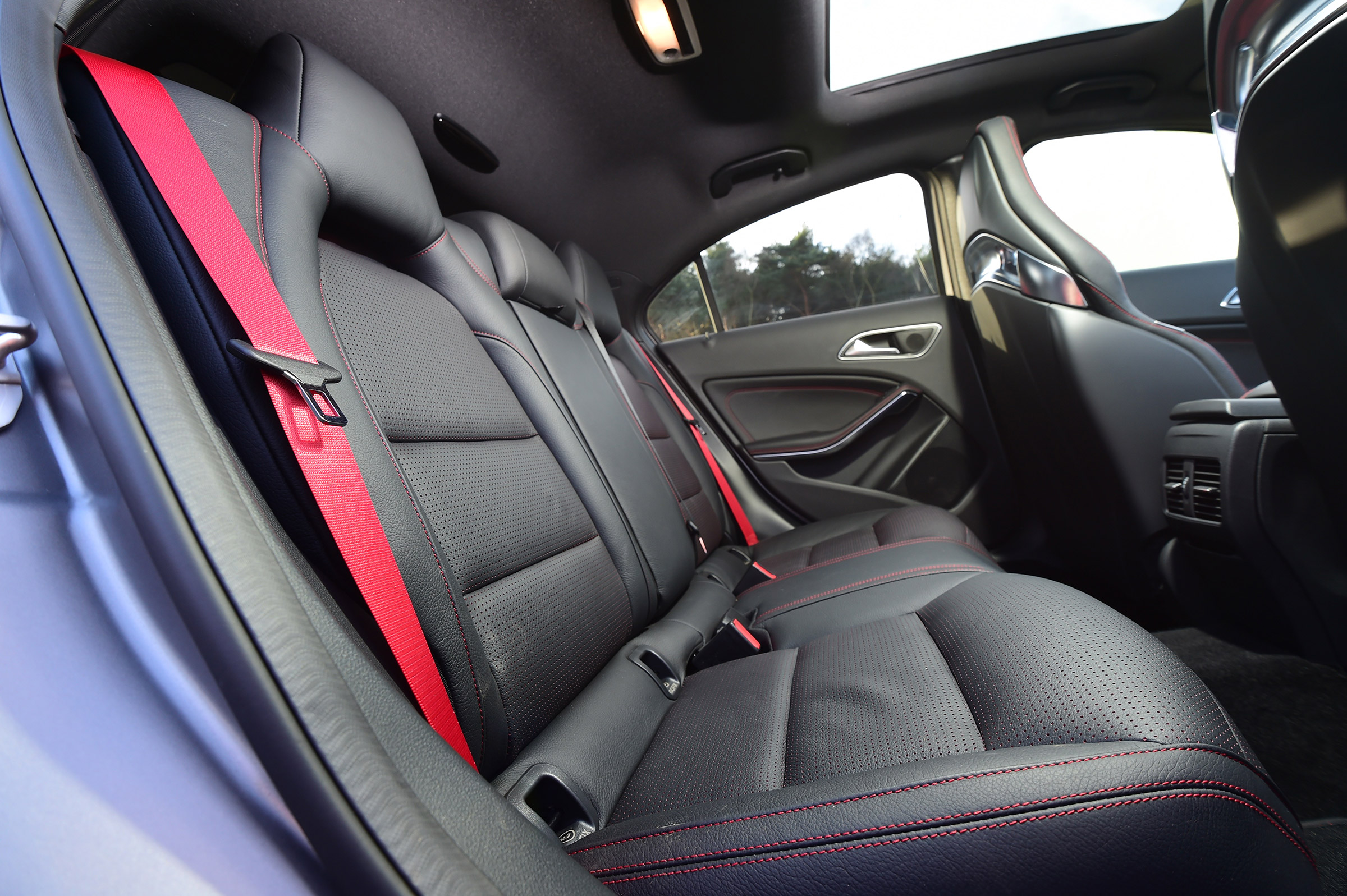 Mercedes-AMG A 45 - rear seats