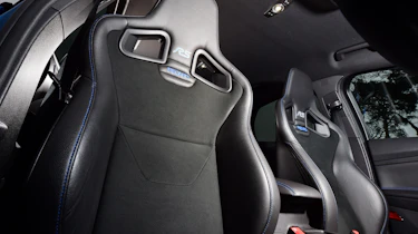 Ford Focus RS Mountune - front seats