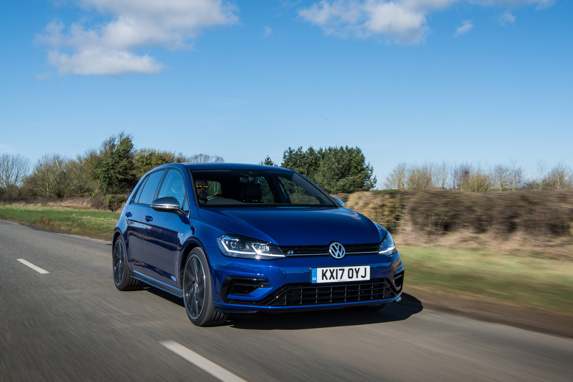Volkswagen Golf R 2017 front tracking