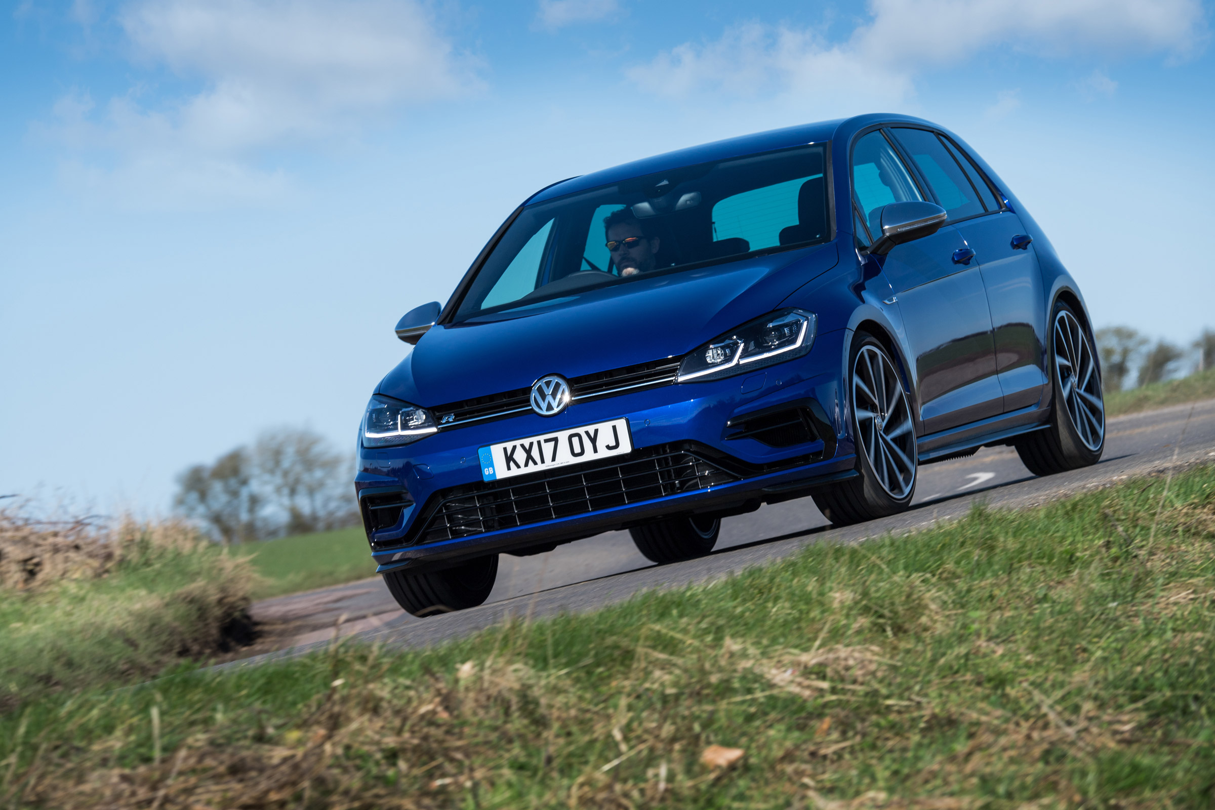 Volkswagen Golf R 2017 corner