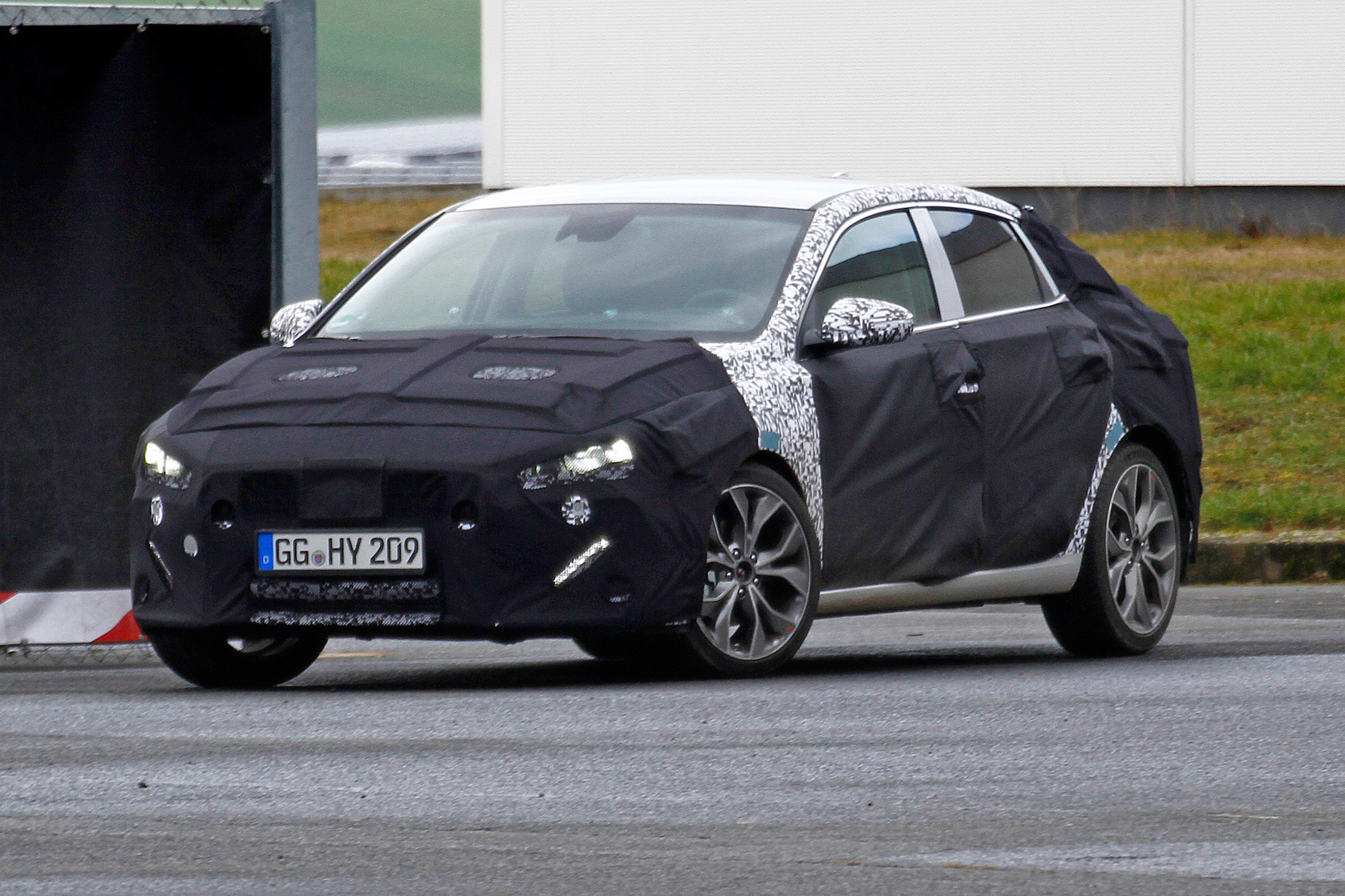 Hyundai i30 fastback front quarter