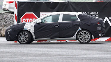Hyundai i30 fastback side profile