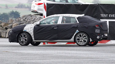 Hyundai i30 fastback side profile