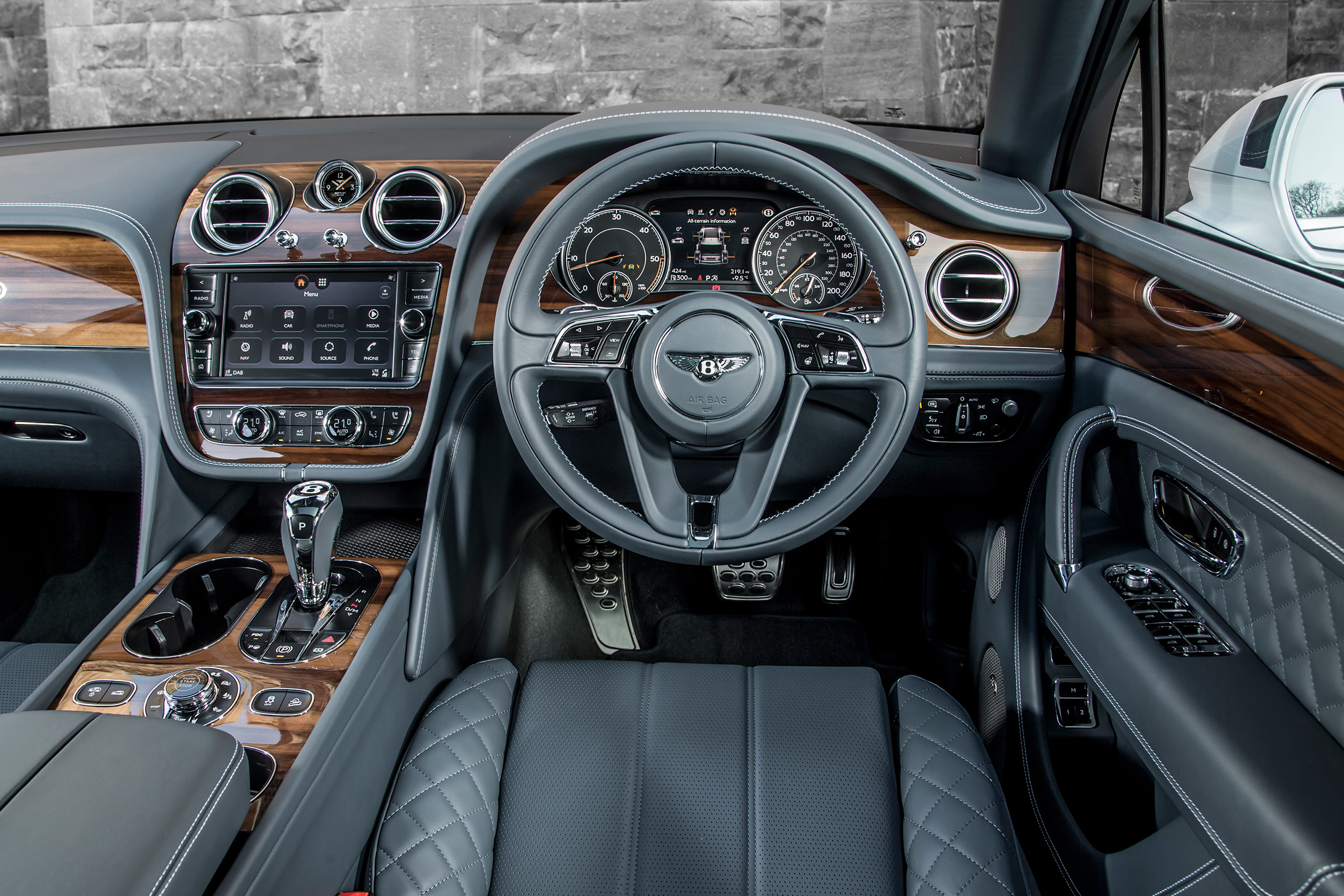 Bentley Bentayga Diesel - Ice white 2017 interior