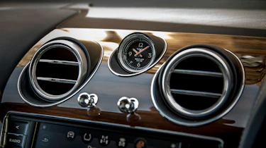 Bentley Bentayga Diesel - Ice white 2017 dashboard