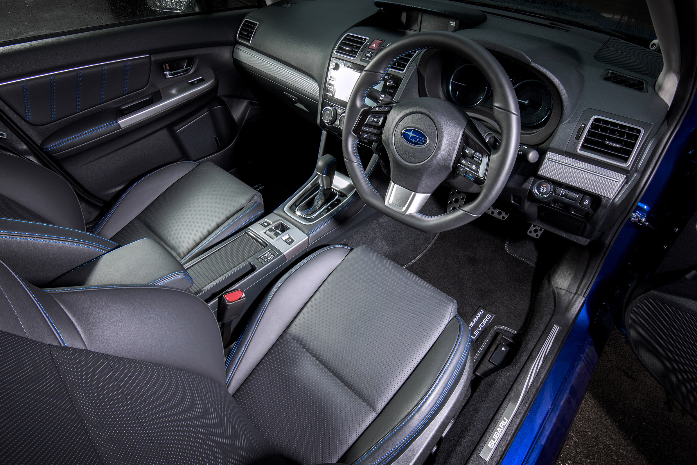 Subaru Levorg - front seats
