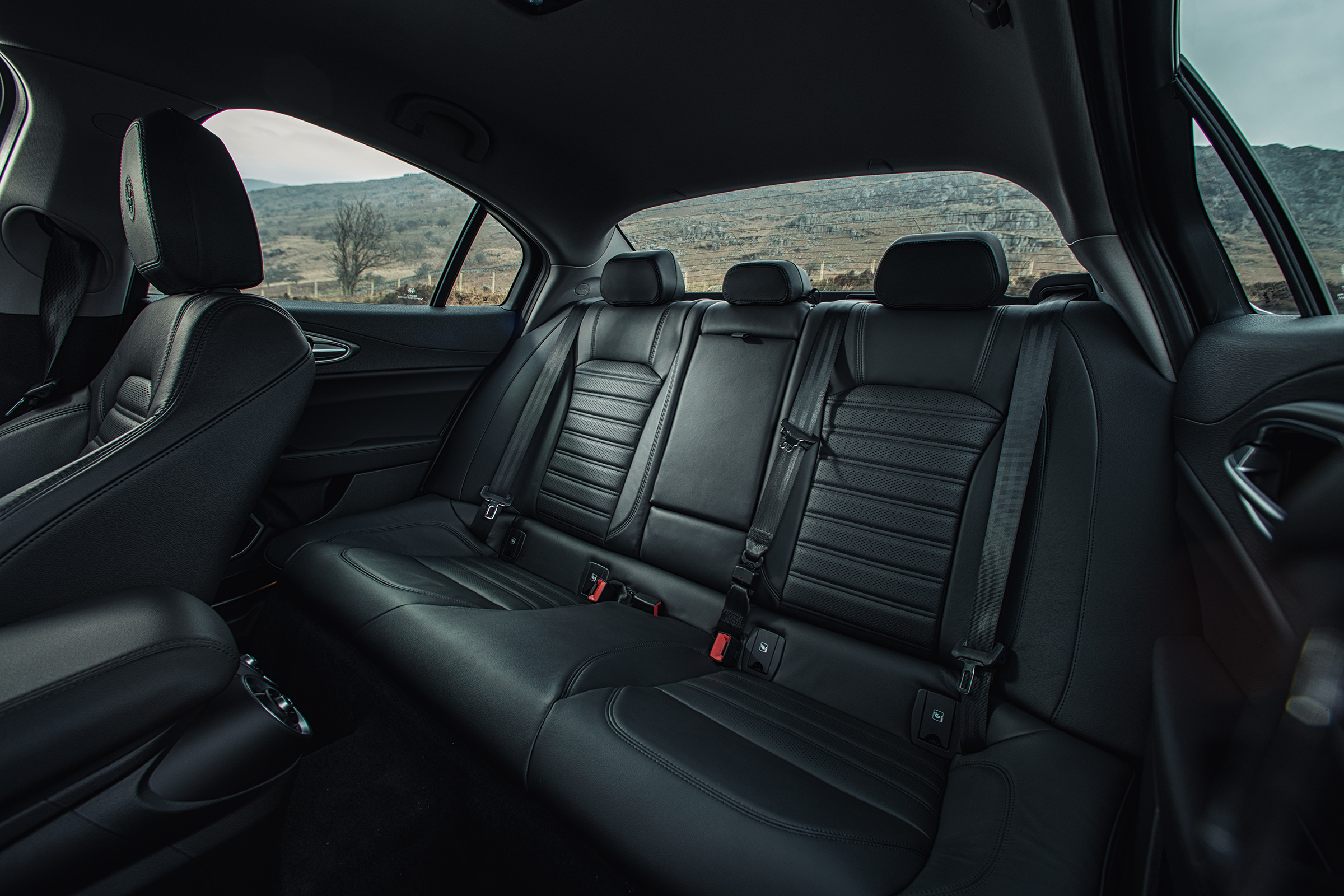 Alfa Romeo Giulia Super petrol 2017 - rear seats