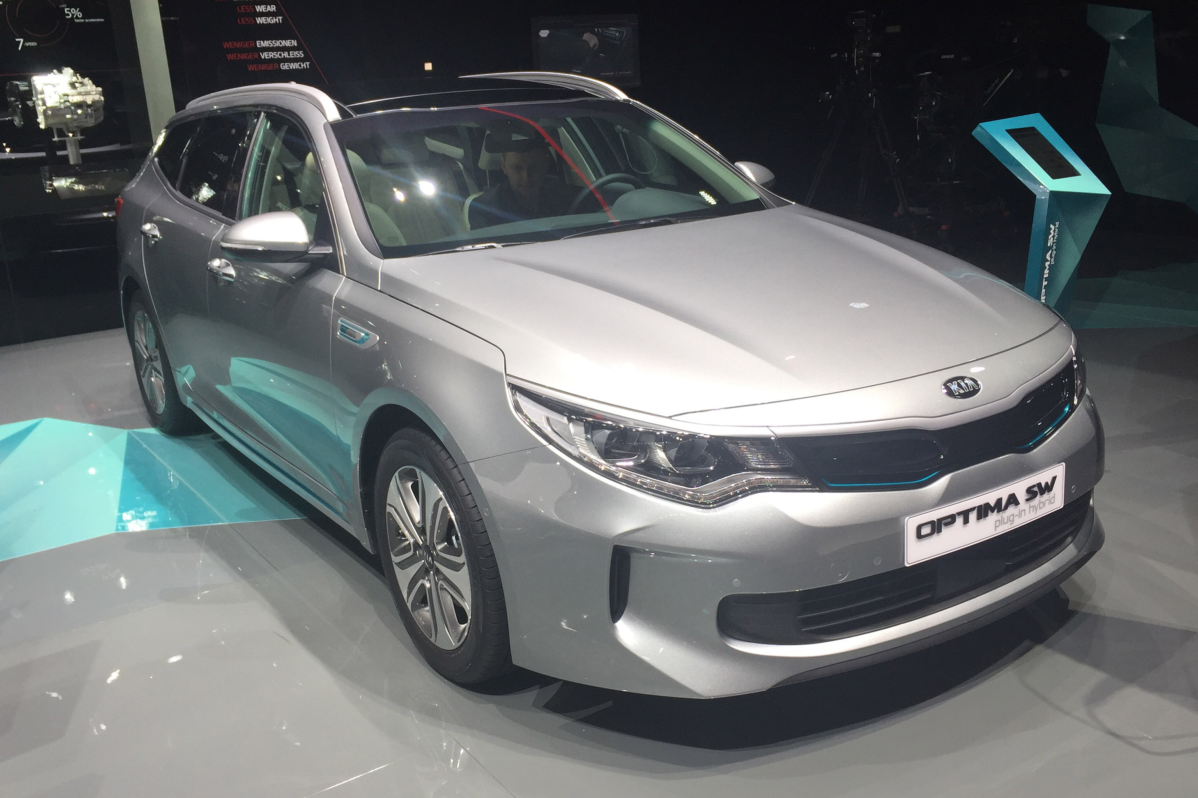 Kia Optima Sportswagen PHEV Geneva - front