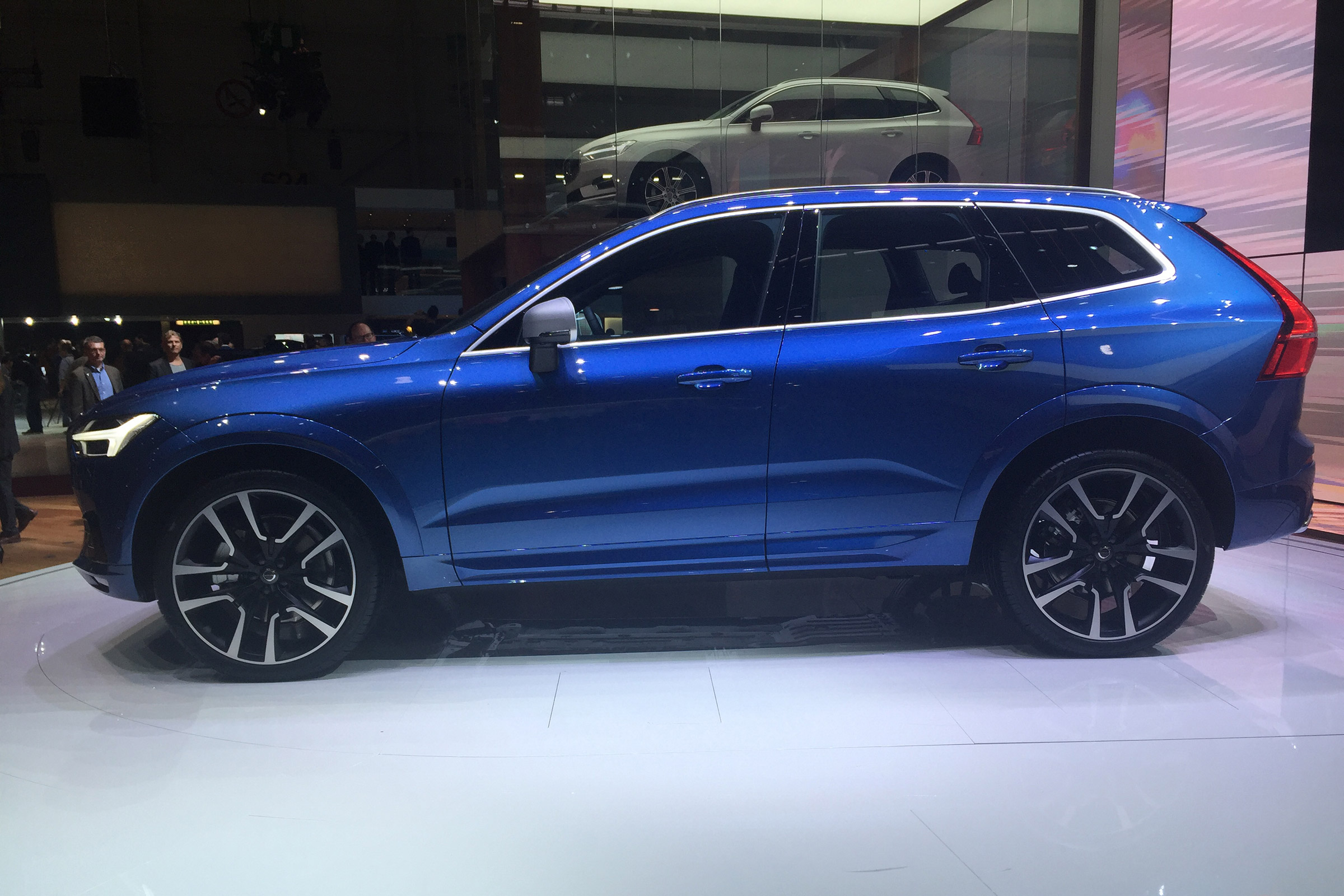 Volvo XC60 Geneva show - side static
