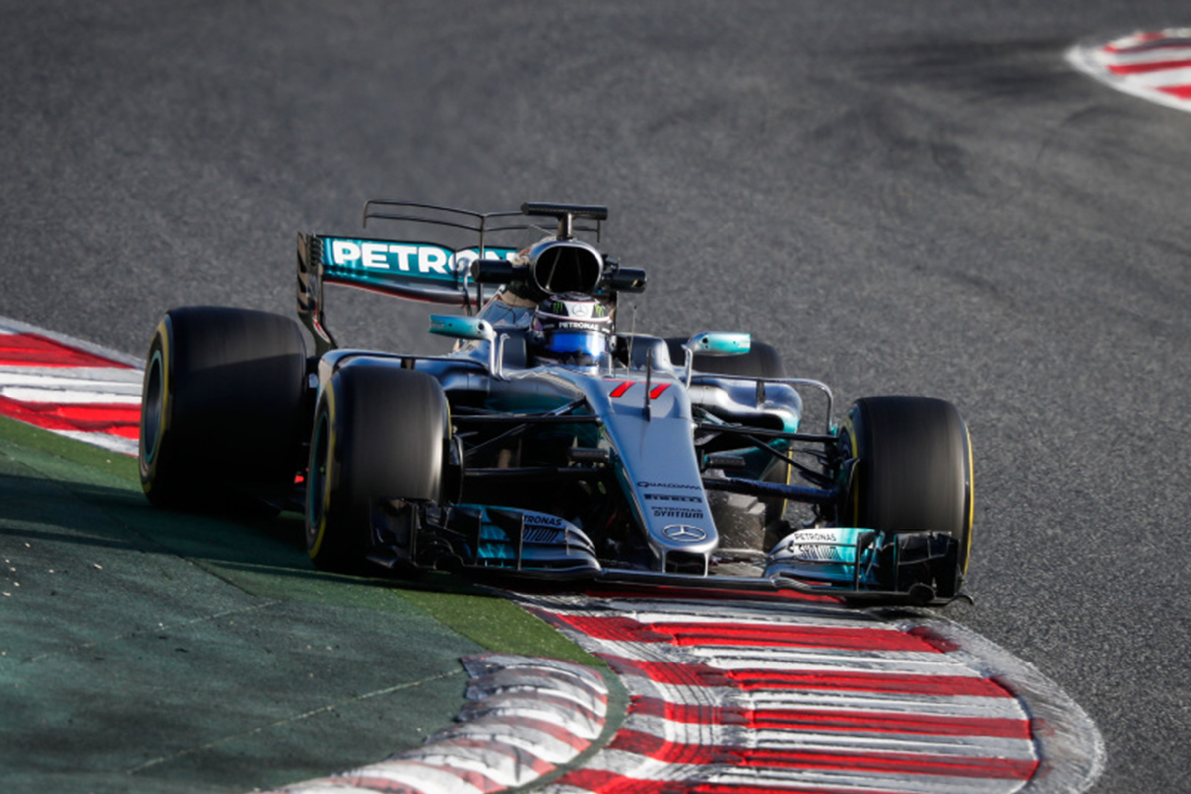 Formula 1 2017 - Mercedes front cornering