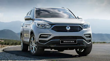 SsangYong Rexton front outside