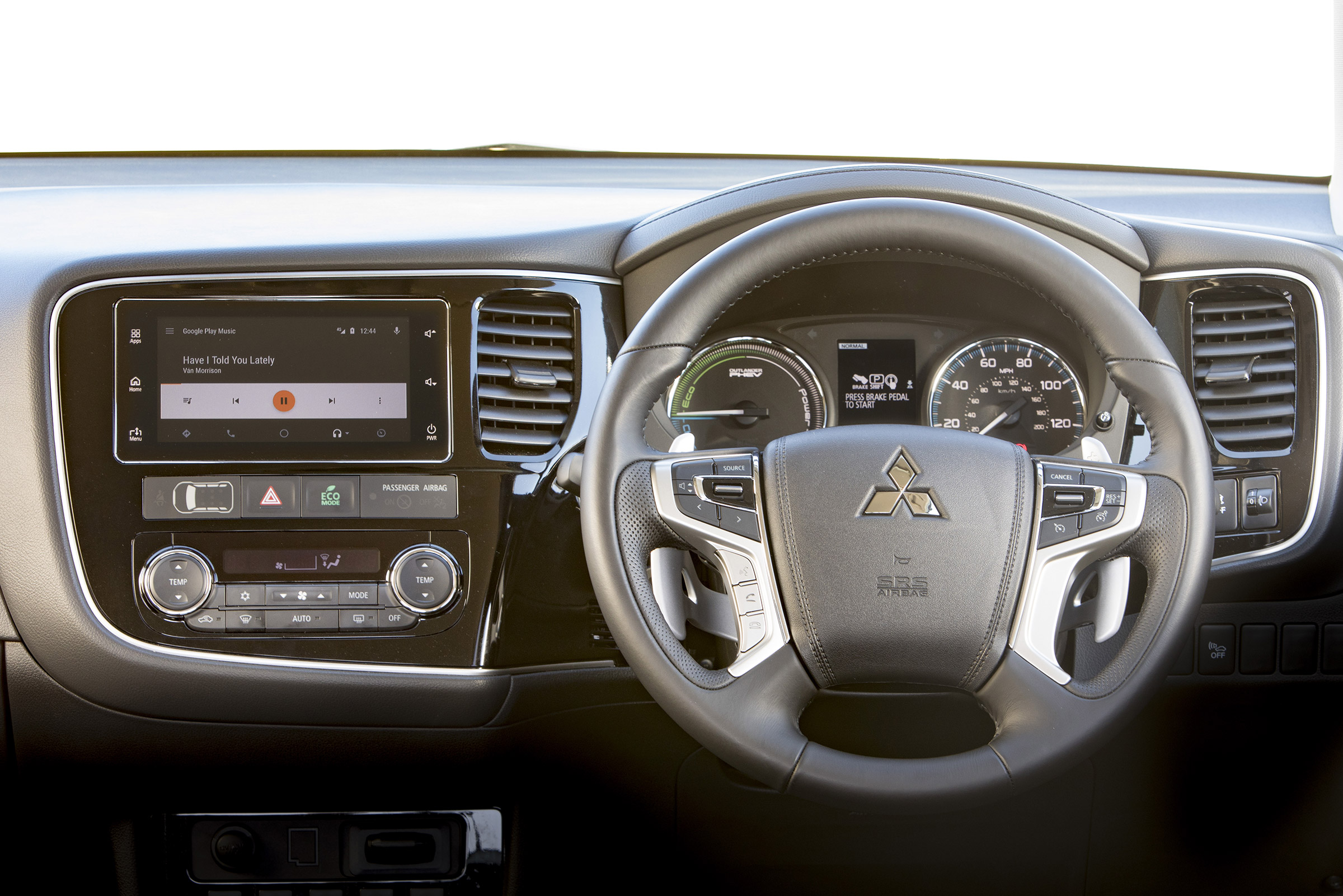 Mitsubishi Outlander PHEV Juro - dash