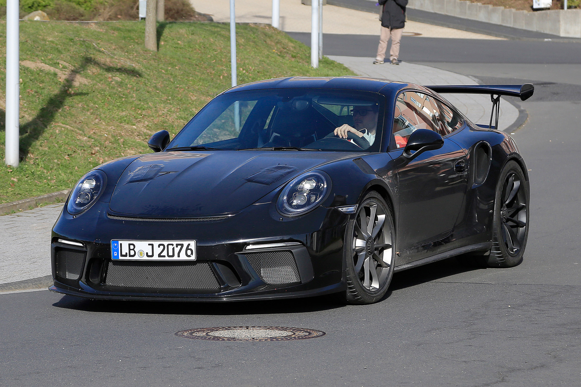 Porsche 911 gt3 rs facelift spy shot