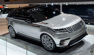 Range Rover Velar show - front