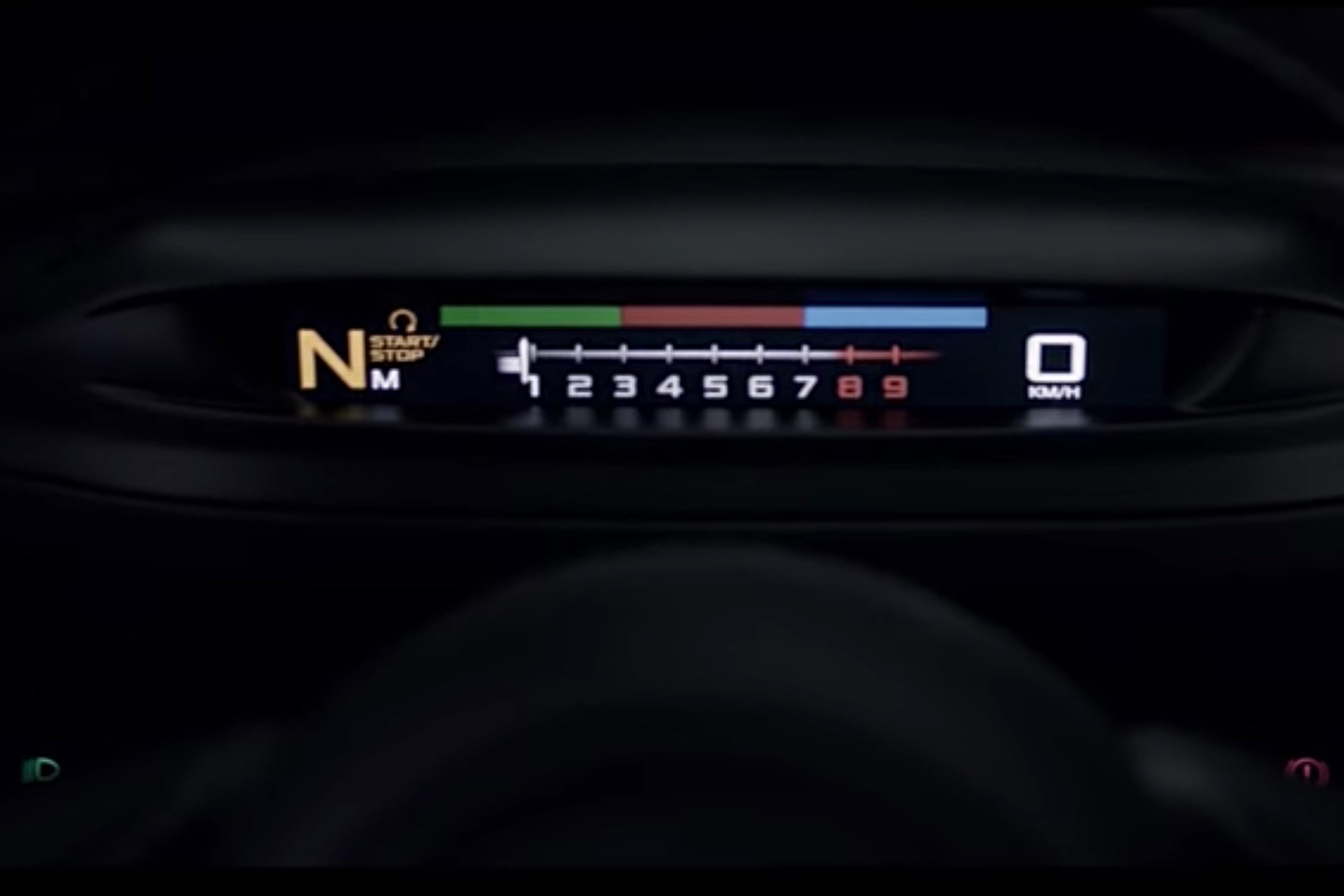 McLaren 720S - instruments