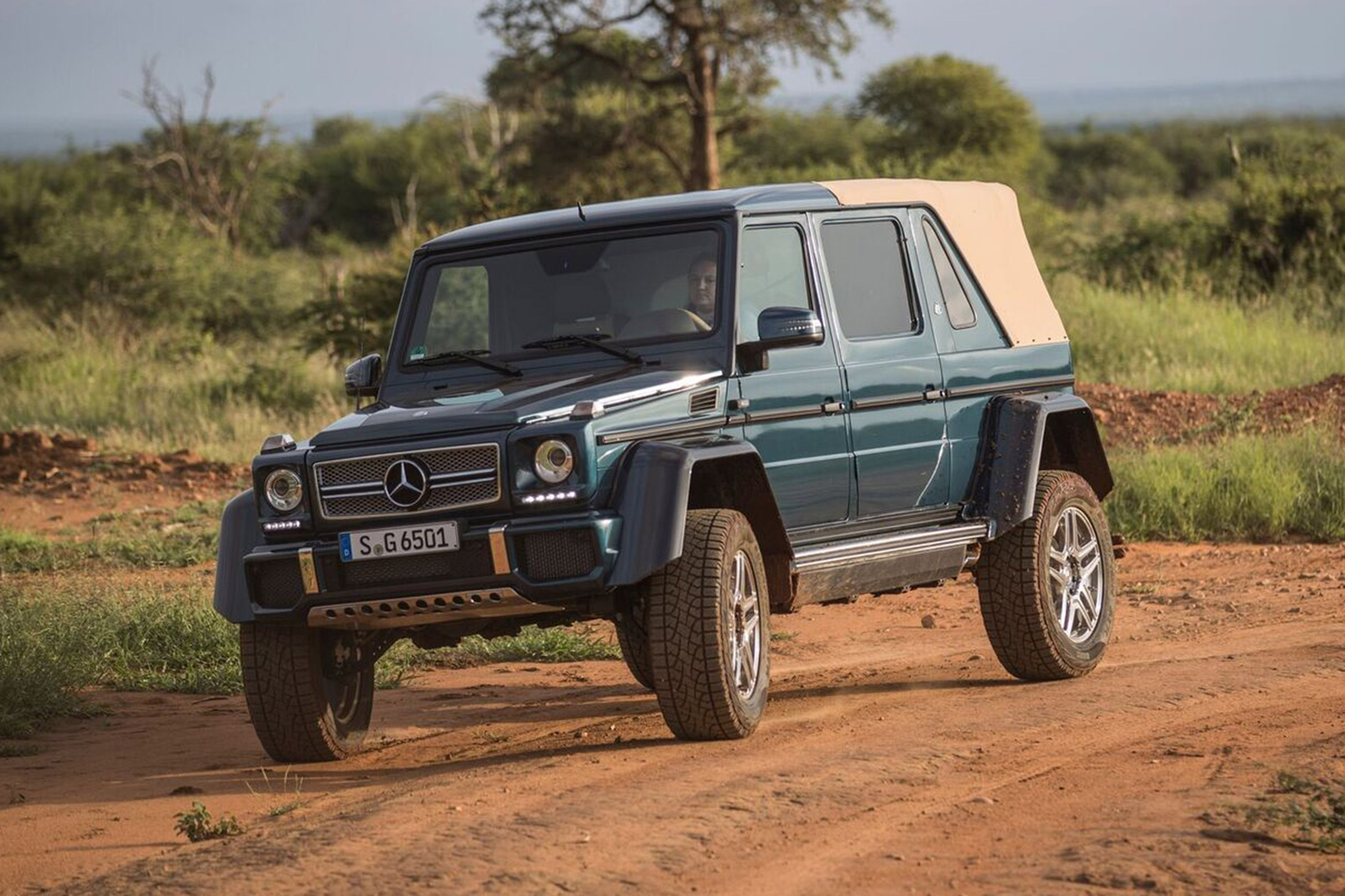 Mercedes-Maybach G 650 Landaulet - front cornering