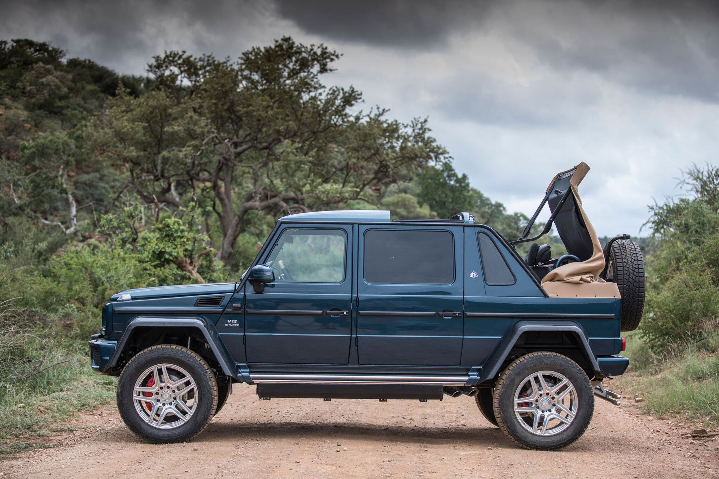 Mercedes-Maybach G 650 Landaulet - roof closing