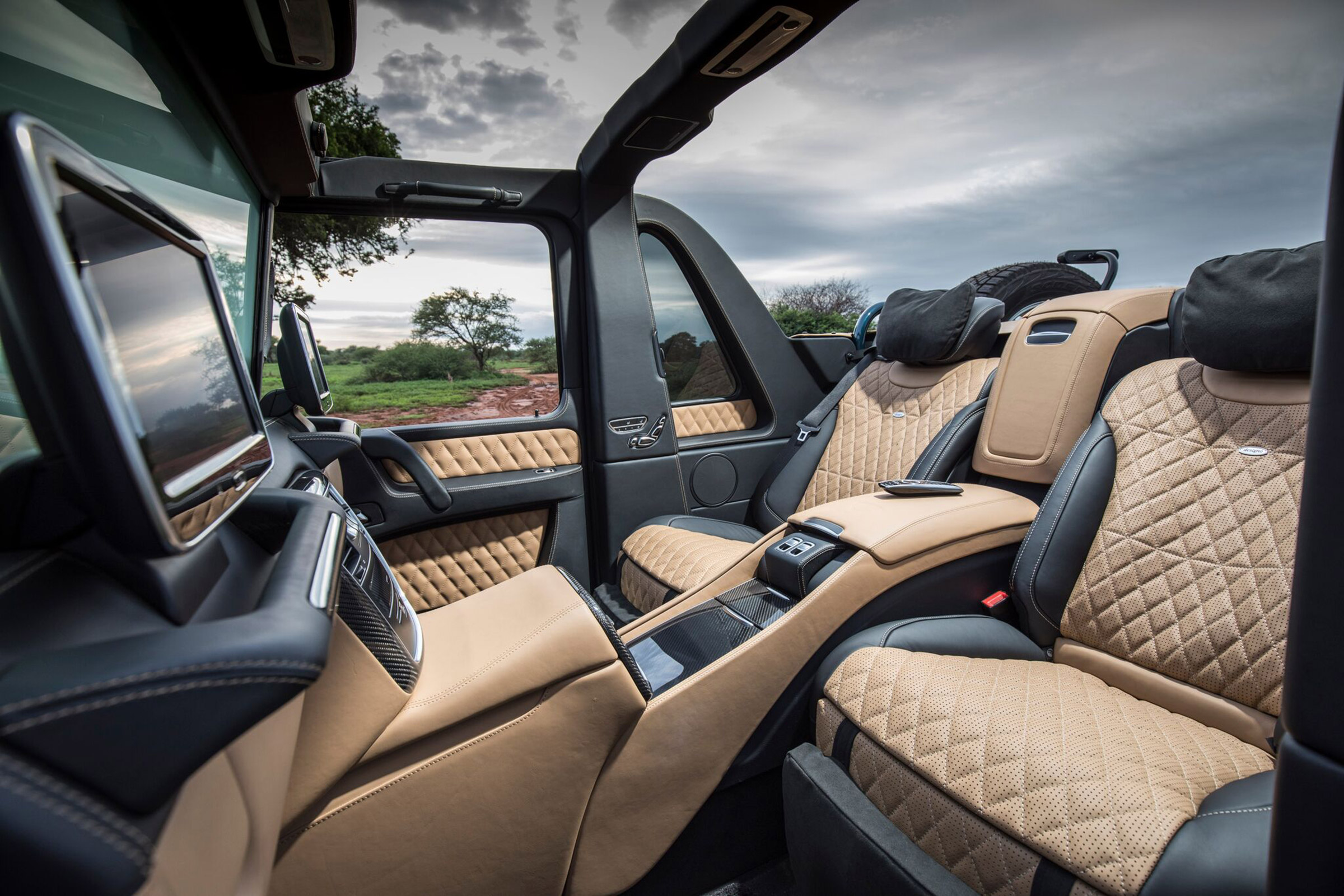 Mercedes-Maybach G 650 Landaulet - rear seats