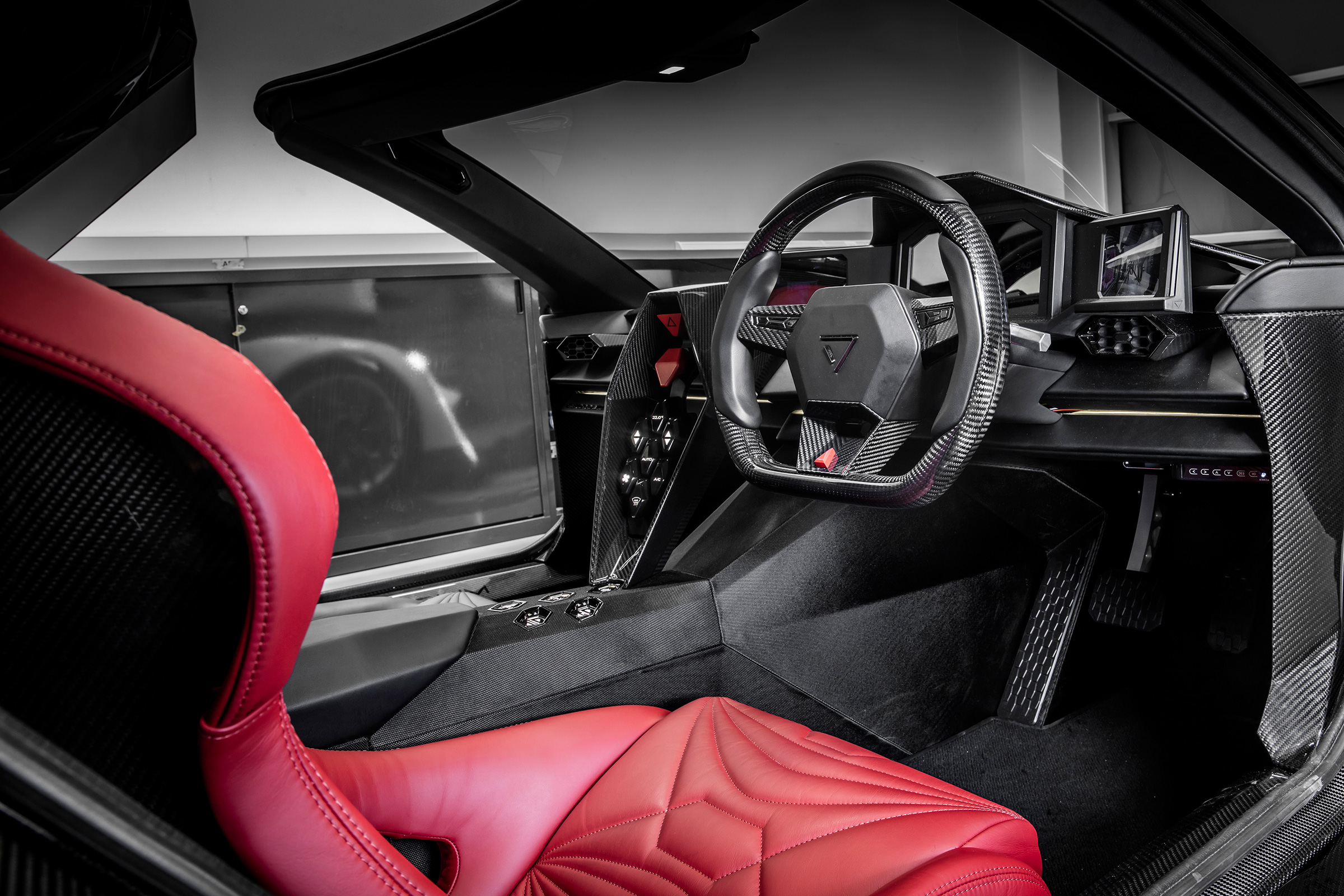 Vanda Dendrobium electric hypercar - interior
