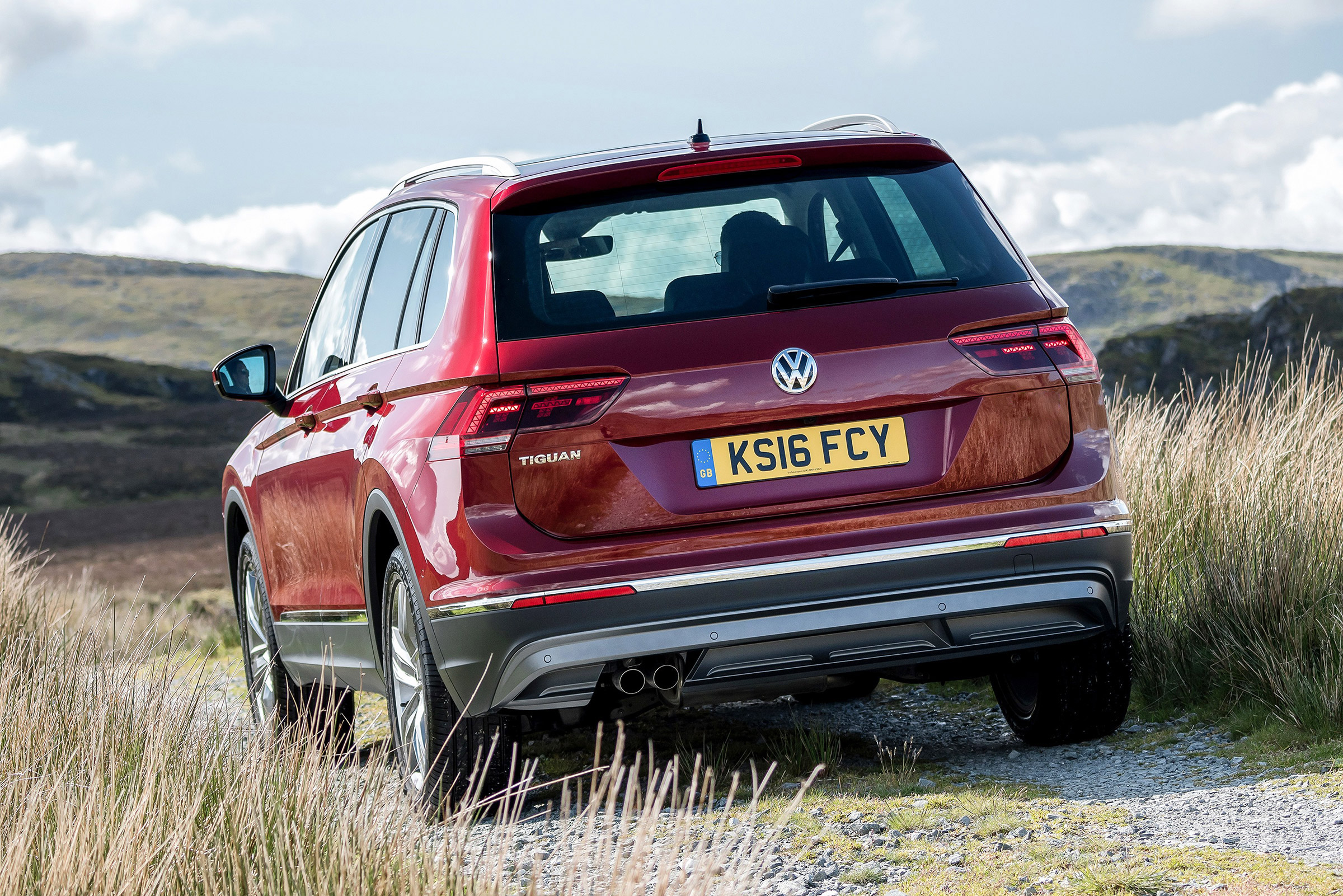 Volkswagen Tiguan 2.0 BiTDI - rear off-road
