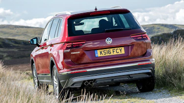 Volkswagen Tiguan 2.0 BiTDI - rear off-road
