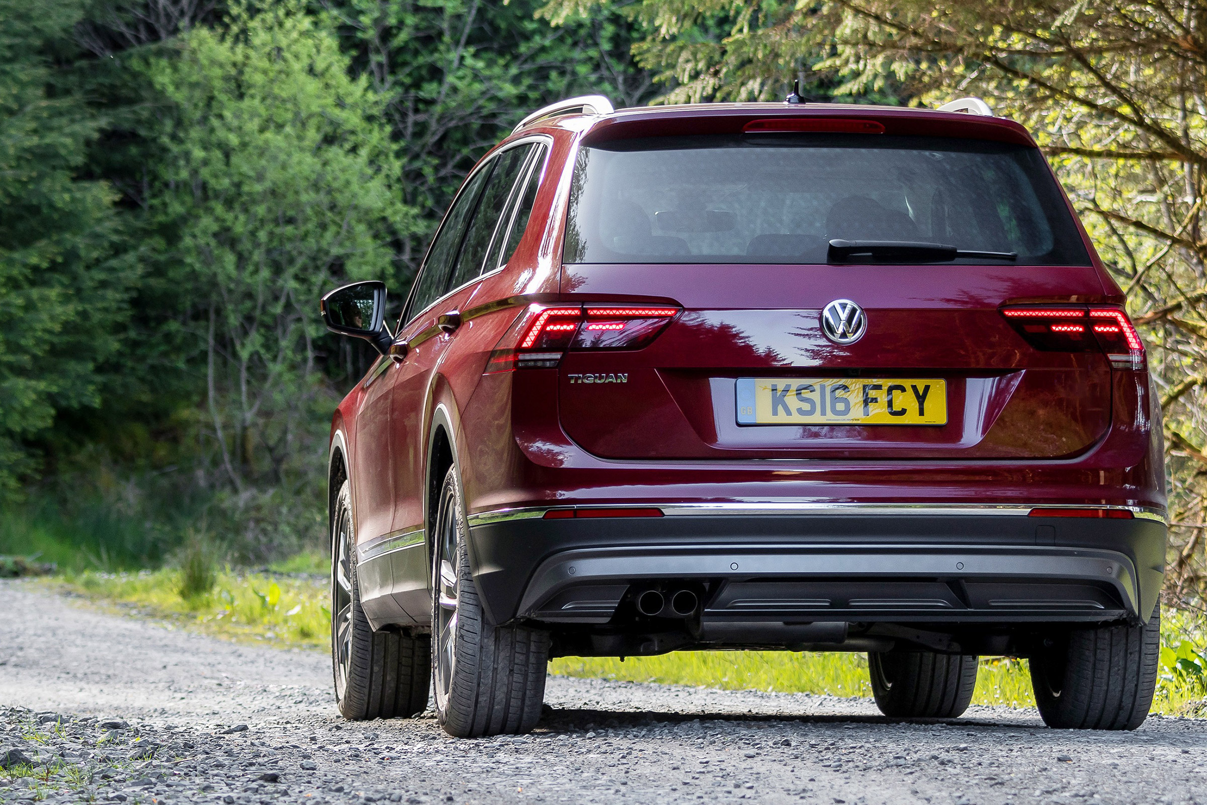 Volkswagen Tiguan 2.0 BiTDI - rear action