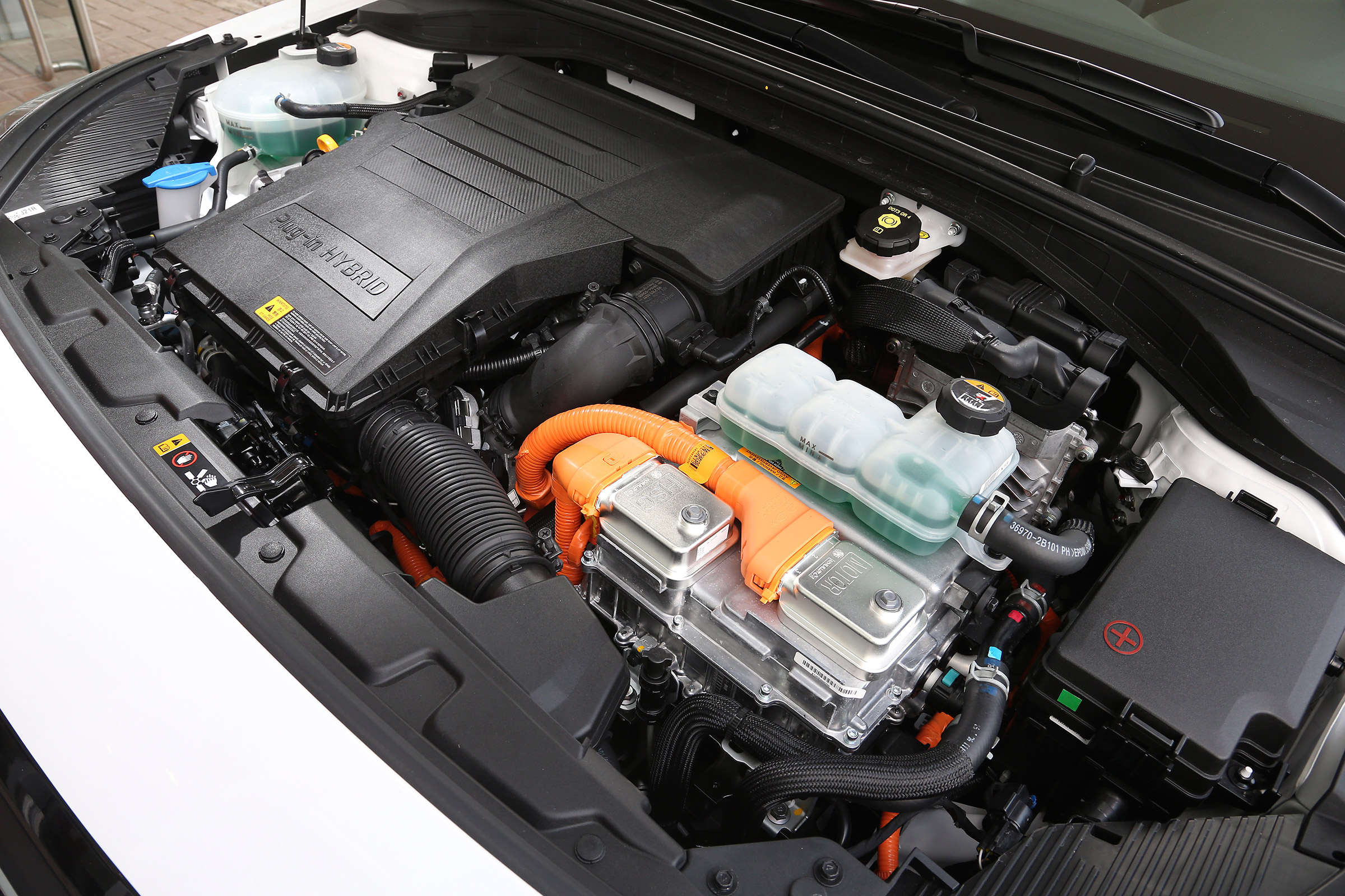 Hyundai Ioniq Plug-in hybrid - engine