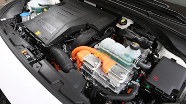Hyundai Ioniq Plug-in hybrid - engine